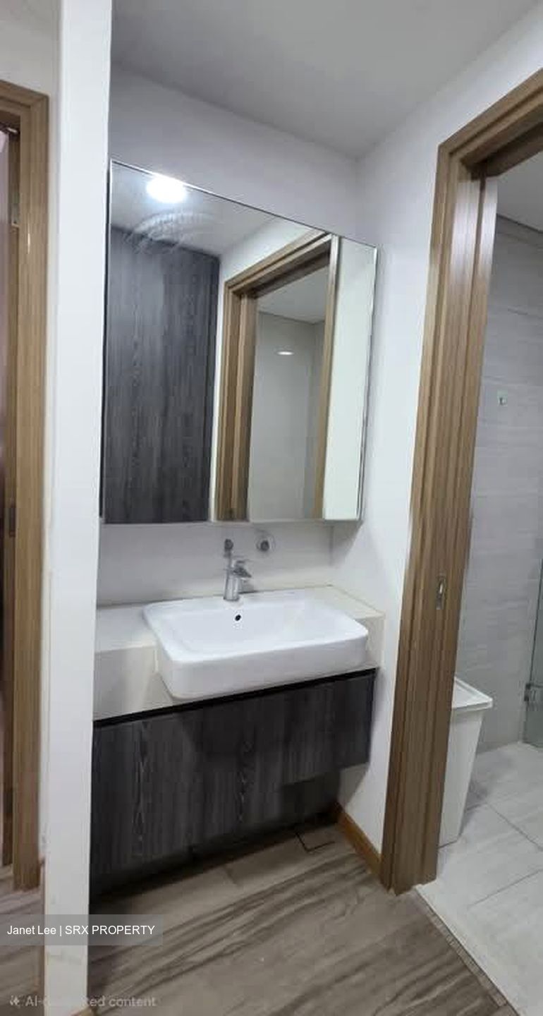 Lakeville (D22), Condominium #585937471